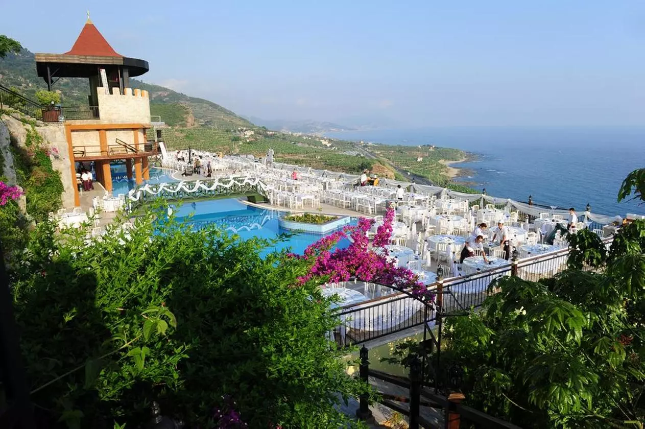 UTOPIA_SHABAVIZ (12).jpg